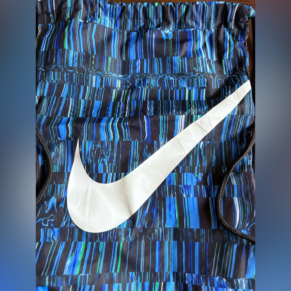 Nike Drawstring Backpack-Style Bag - Picture 5 of 5